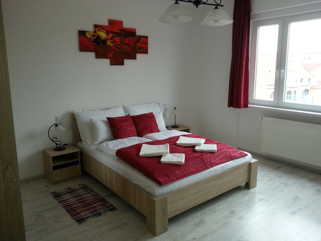 Downtown Apartment Miskolc Exterior photo